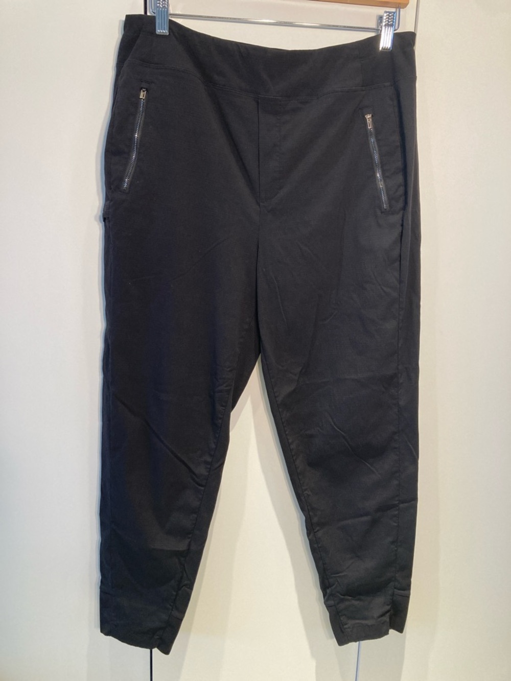 Athleta Trekkie Black Cargo Jogger Pants with Zip Pockets black 14